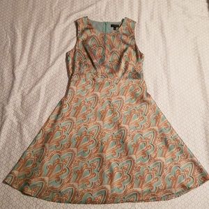Limited sz 6 mint and patterned dress